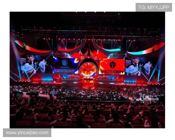 《英雄联盟全球总决赛精彩回顾与战术分析：赛场背后的策略博弈》